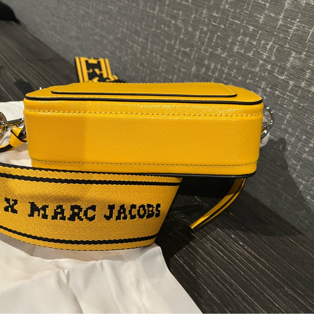 NWT Marc Jacobs Snapshot Peanuts Americana Crossbody Bag Woodstock Yellow - Picture 7 of 8